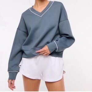 NWT YPB neoKNIT V Neck Pullover Sweatshirt in Blue Size Large